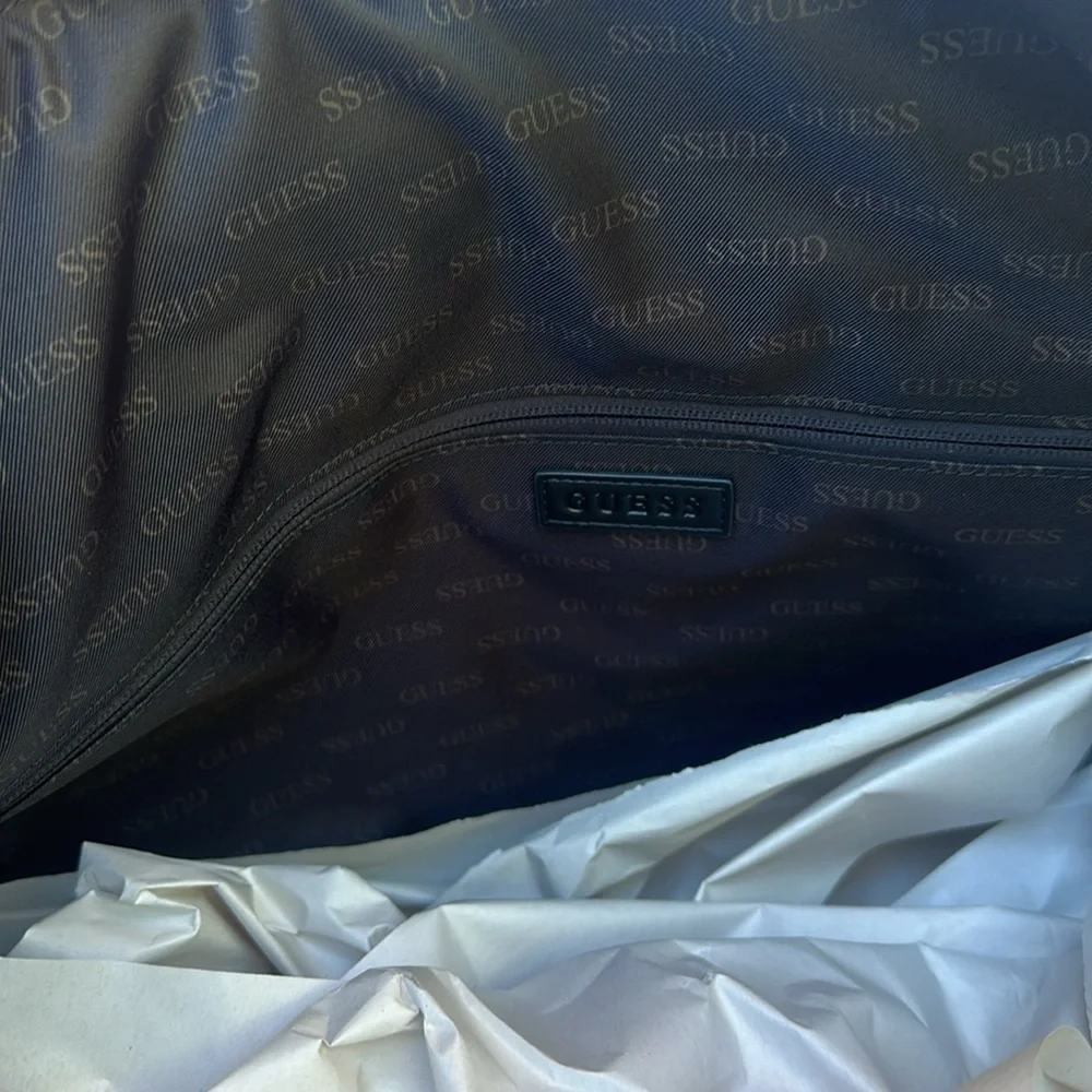 New GUESS Large Logo Travel bag